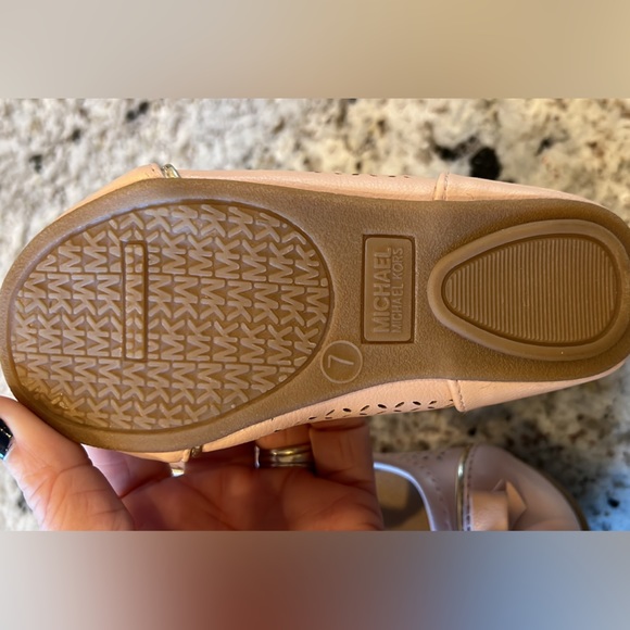 Girls Michael Kors Pink Flats - Picture 2 of 4